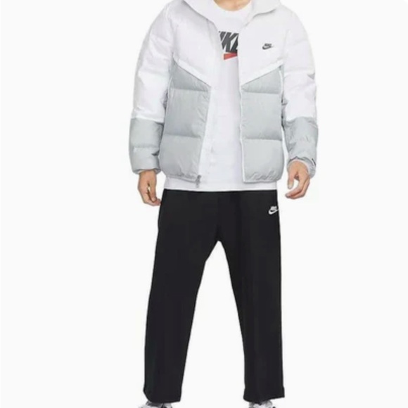 Nike Men's Storm Fit Windrunner Gray and White Jacket M Medium NEW